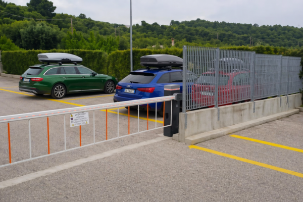 parcheggio_aperto_2 parcheggio_aperto_2
